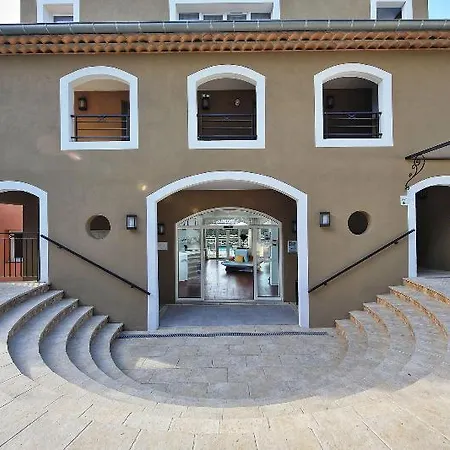 Adonis Aparthotel