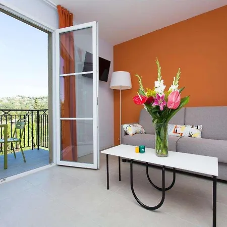 Adonis Aparthotel Mougins